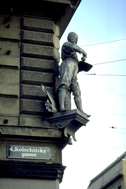 памятник Юрию Кульчицкому, основателю кофеен в Европе (Вена, Австрия)