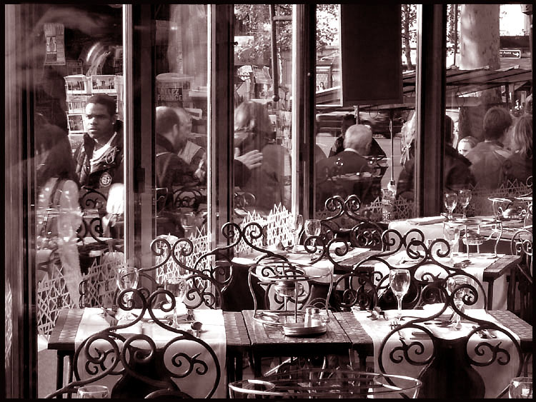 Ресторан на углу рю де Ренн и бульвара Монпарнас / Париж