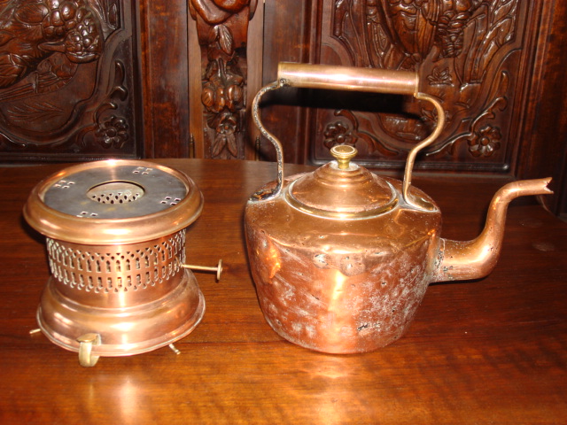 http://www.gerka.ru/wordpress/wp-content/uploads/2009/02/old-tea-pot-vintage-0602-2.jpg