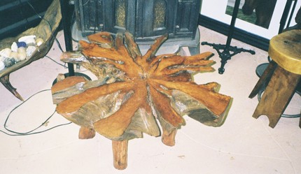 Кофейный столик из корней кедра